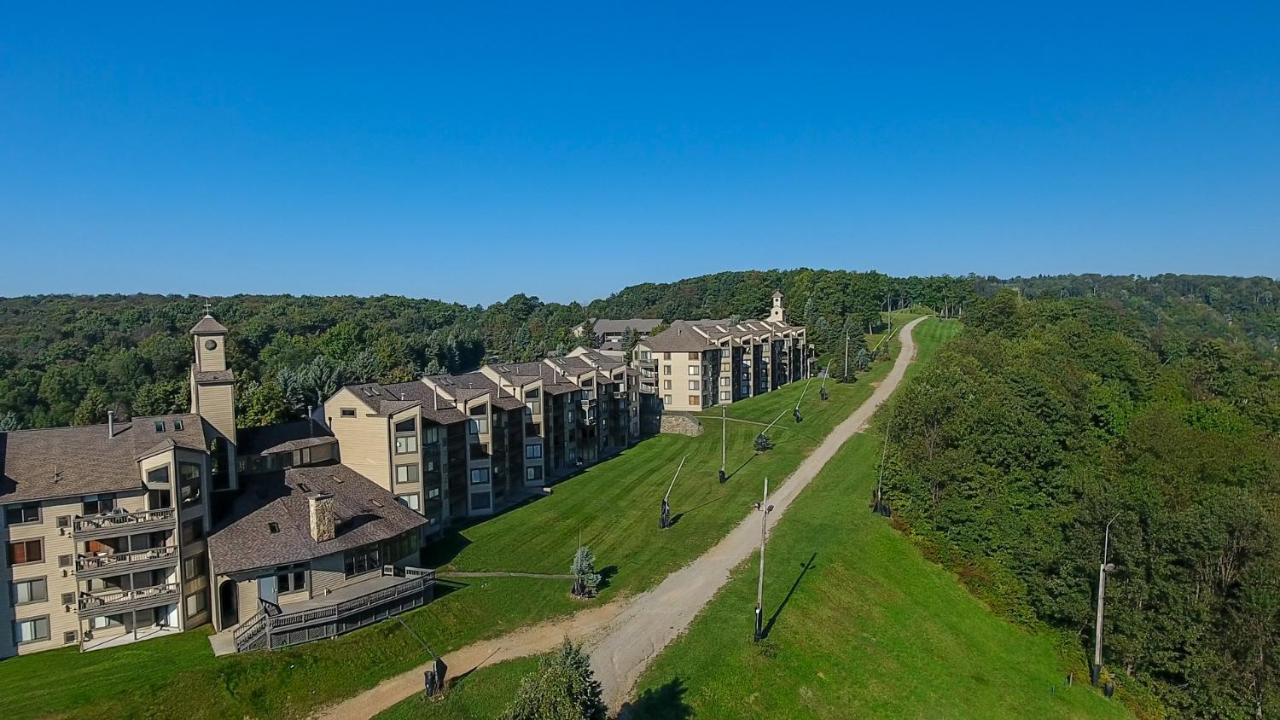 Seven Springs Stoneridge 3 Bedroom Standard Condo, Private Deck *
